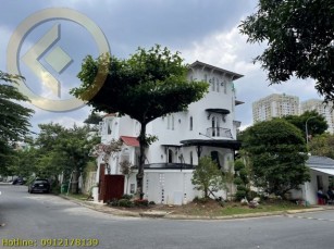 Villa Thảo Điền 3 mặt tiền đường Nguyễn Văn Hưởng bán